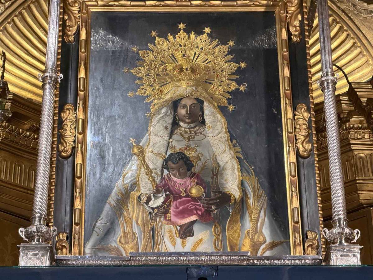 Siete siglos bajo examen: la restauración de la Virgen de la Merced comienza buscando el alcance real de sus daños
