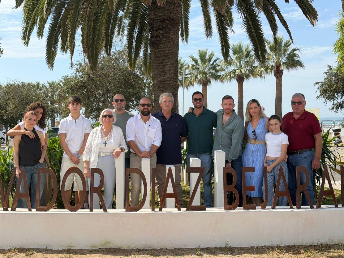 Una foto de la inauguración. - Una foto de la inauguración.