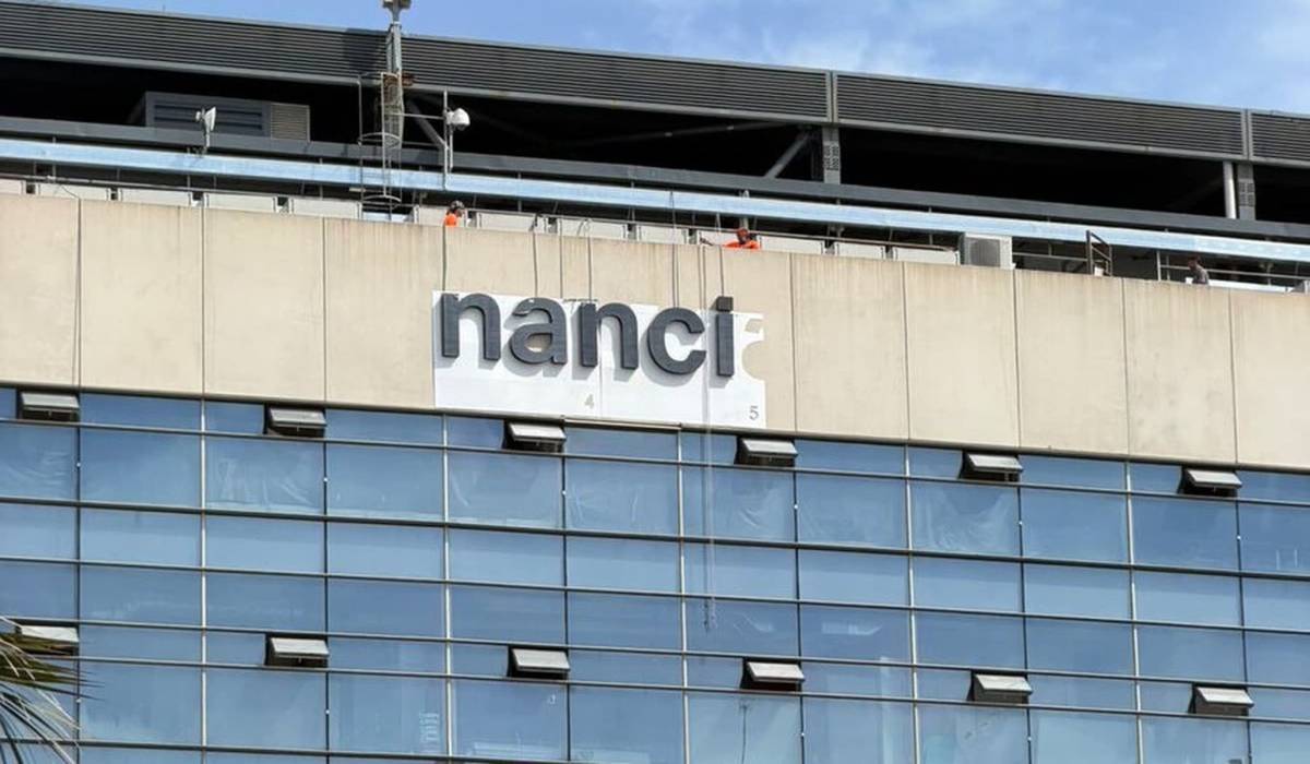 Comunicado del Ayuntamiento ante el intento del Cádiz CF de poner 'JP Financial' en el estadio, que se ha quedado como 'nanci'