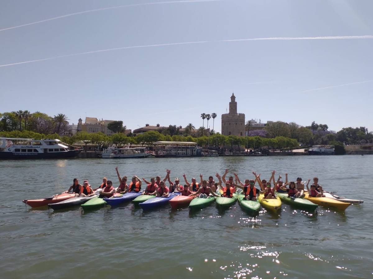 Naturanda crece en Sevilla: ofrece rutas en paddle surf y kayak por el río Guadalquivir