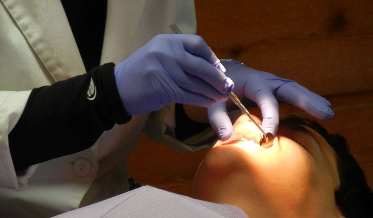 Una clínica dental y una dentista en El Puerto, condenadas en Sanlúcar a pagar más de 50.000 euros a un paciente