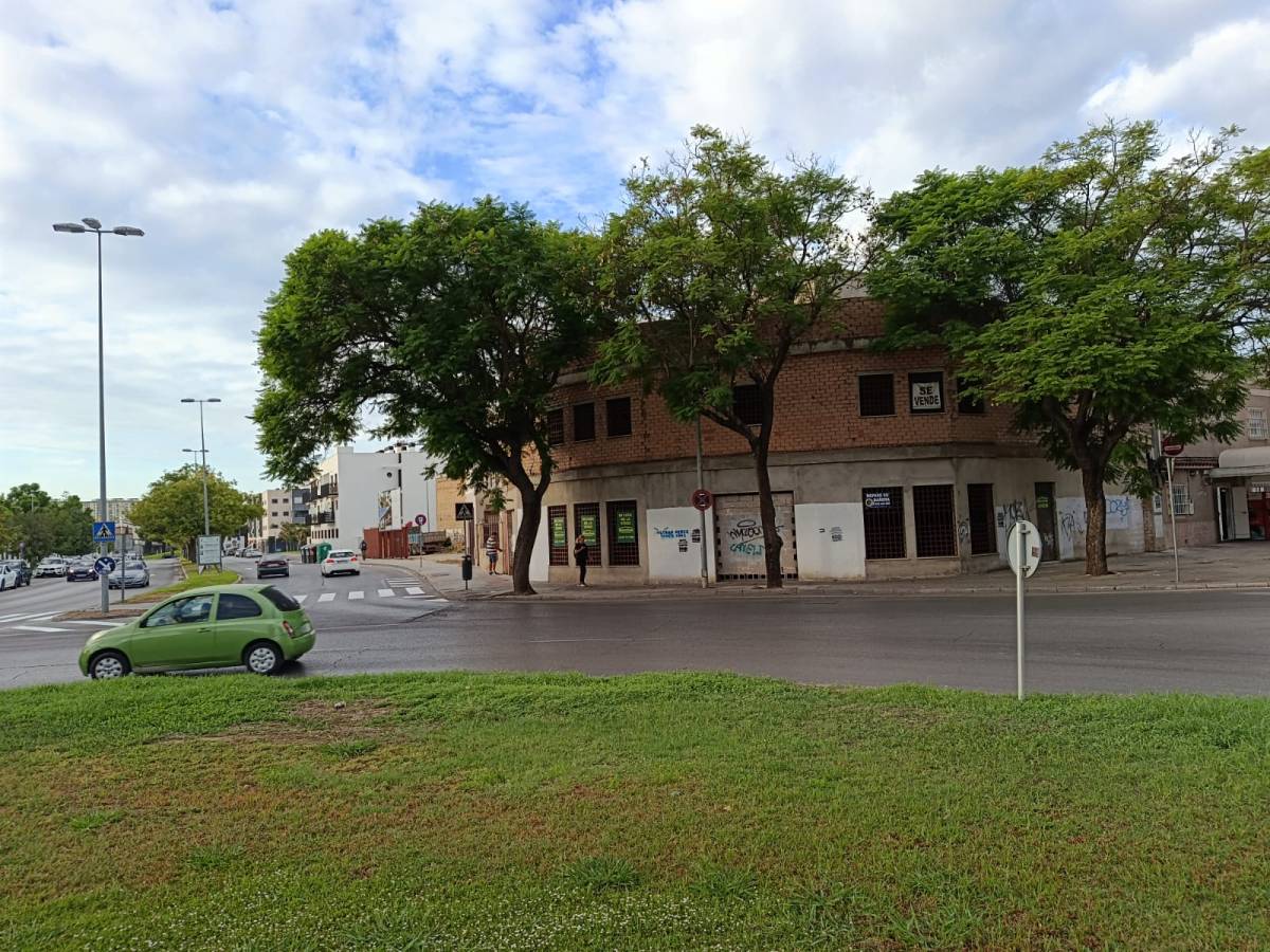 Un empresario de Jerez compra una finca a medio construir que heredó una familia asiática y pone fin al punto negro de Chapín