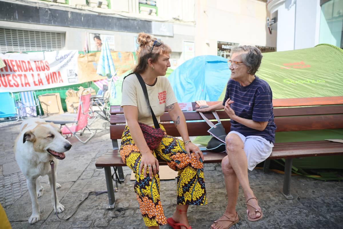 Acampada, por la vivienda en la plaza del Palillero,  Cádiz