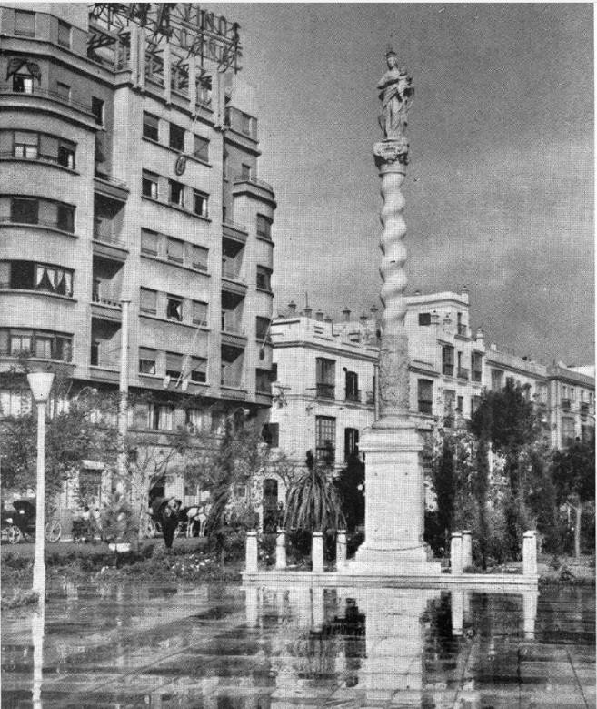 Triunfo del Rosario, reconstruido en 1954. - Triunfo del Rosario, reconstruido en 1954.