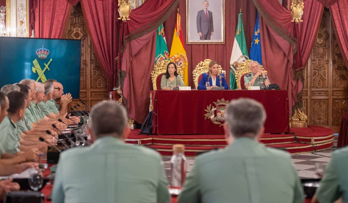La cúpula de la Guardia Civil se reúne en el Palacio Provincial de Cádiz - La cúpula de la Guardia Civil se reúne en el Palacio Provincial de Cádiz