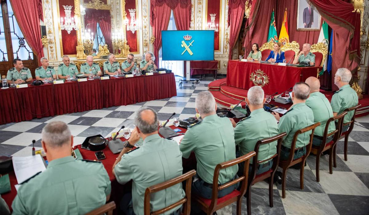 El Palacio Provincial de Cádiz, punto de encuentro de la cúpula de la Guardia Civil