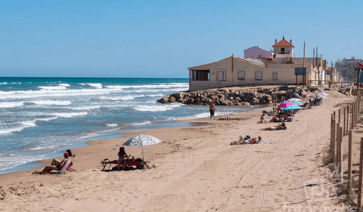 Mueren dos jóvenes de 25 años en una playa de Alicante