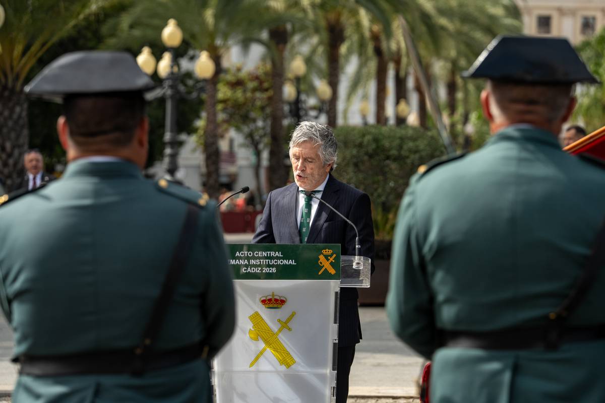 La Guardia Civil desfila por Cádiz: las imágenes de la parada militar
