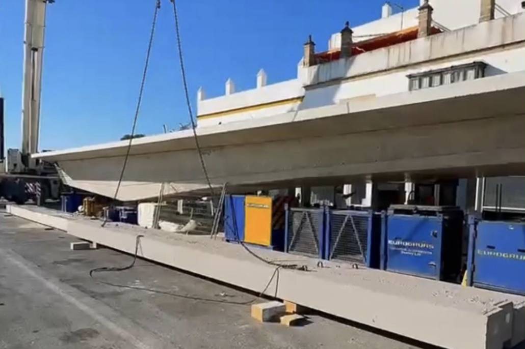 Una de las estructuras de la pasarela. - Una de las estructuras de la pasarela.