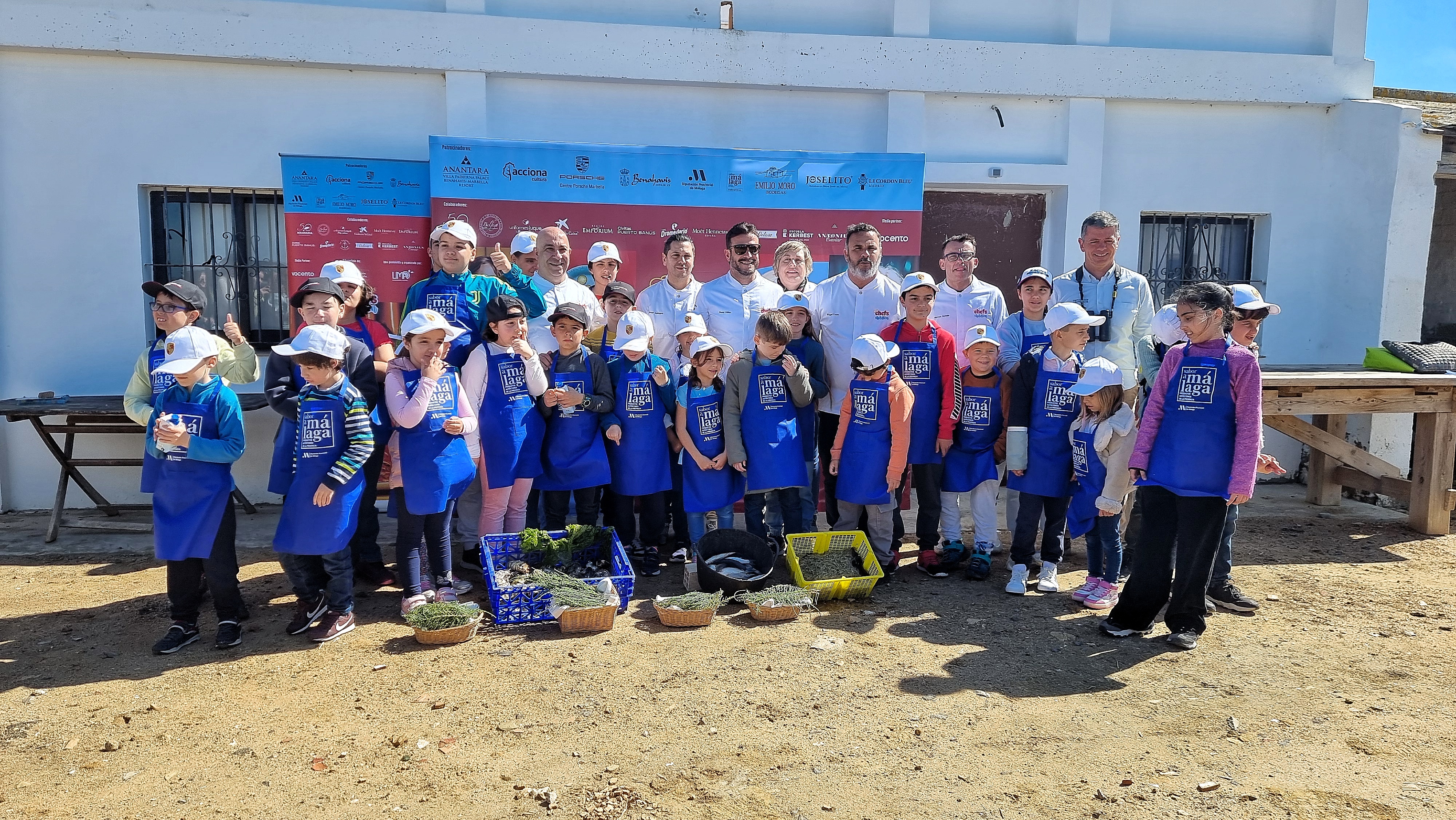 Ángel León y ChefsForChildren alegran el día de niños y niñas con autismo en la salina Balbanera