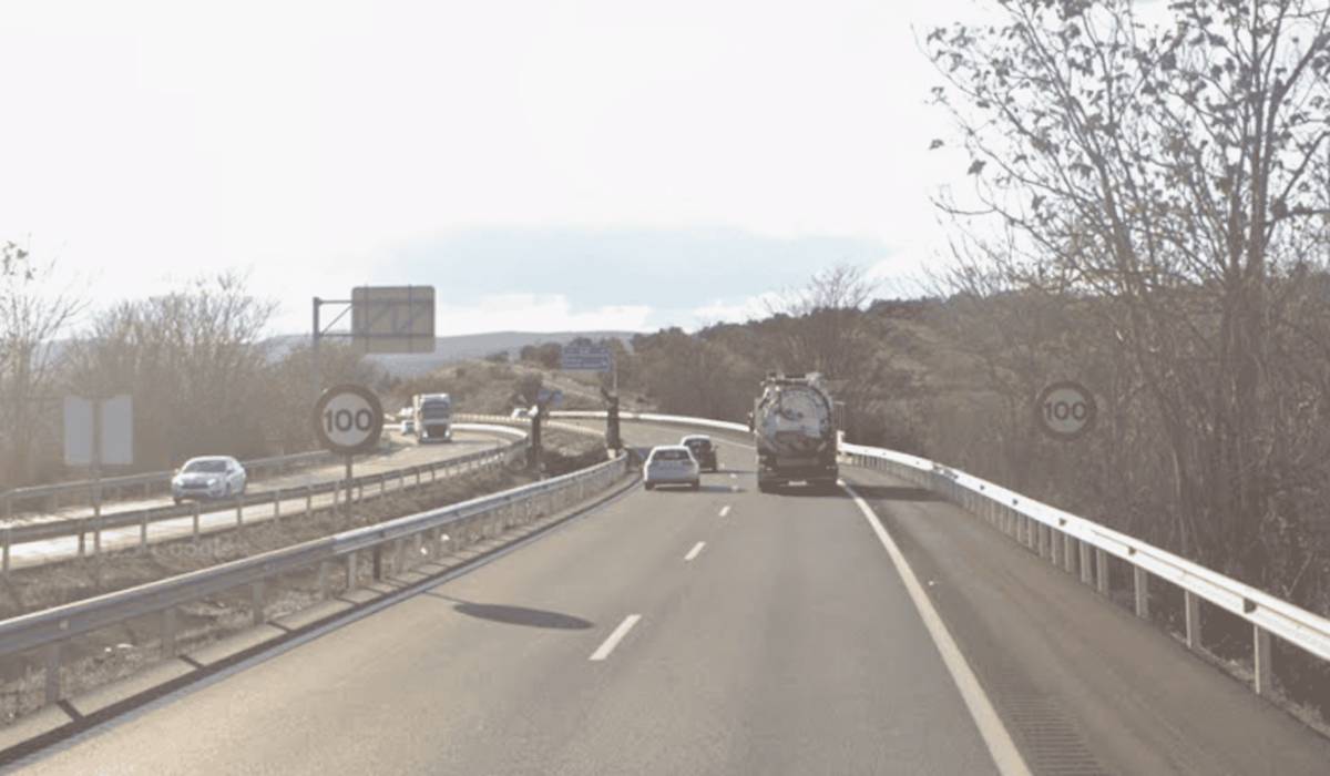 Muere un hombre tras volcar su coche en la A-92 en La Puebla de Cazalla, con sentido Sevilla