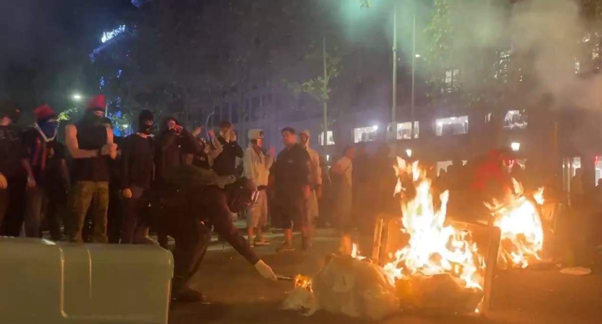 Las protestas por la vivienda en Barcelona suben el tono: noche 'caliente' con 13 detenidos y 30 mossos heridos