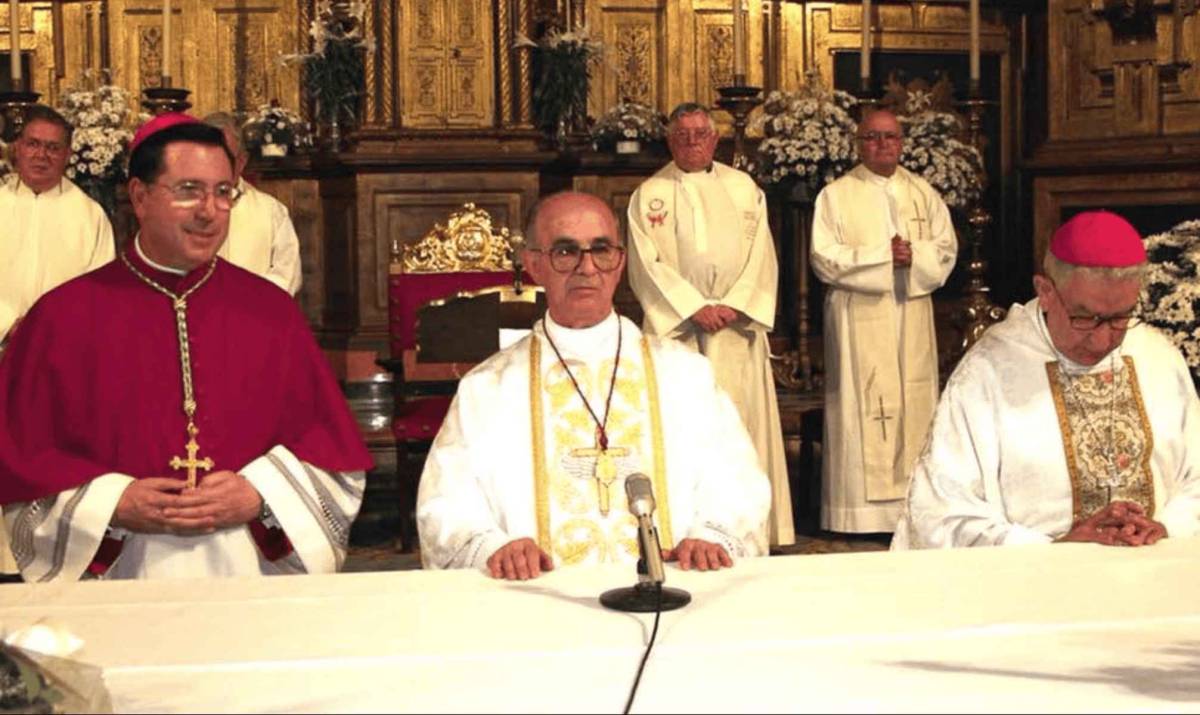 San Miguel no olvida a 'Don Ángel', el cura que durante décadas fue el alma de esta parroquia de Jerez