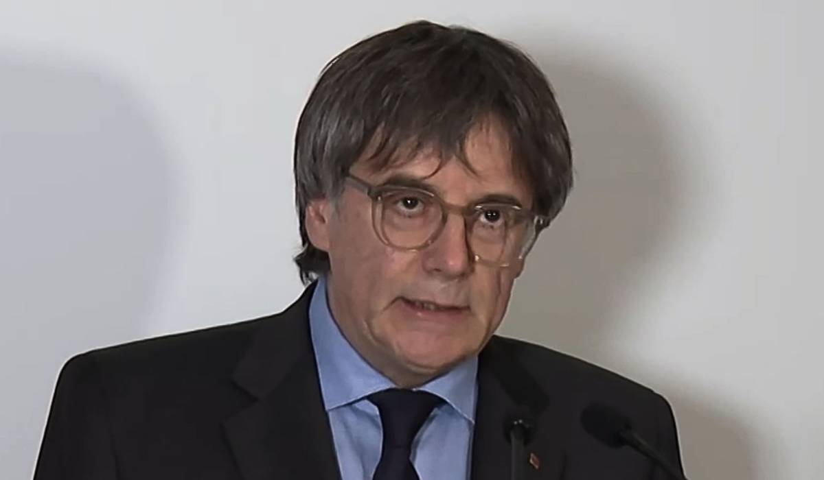 Puigdemont da una rueda de prensa para decir que han doblado el brazo al Estado con la sentencia que le permite volver