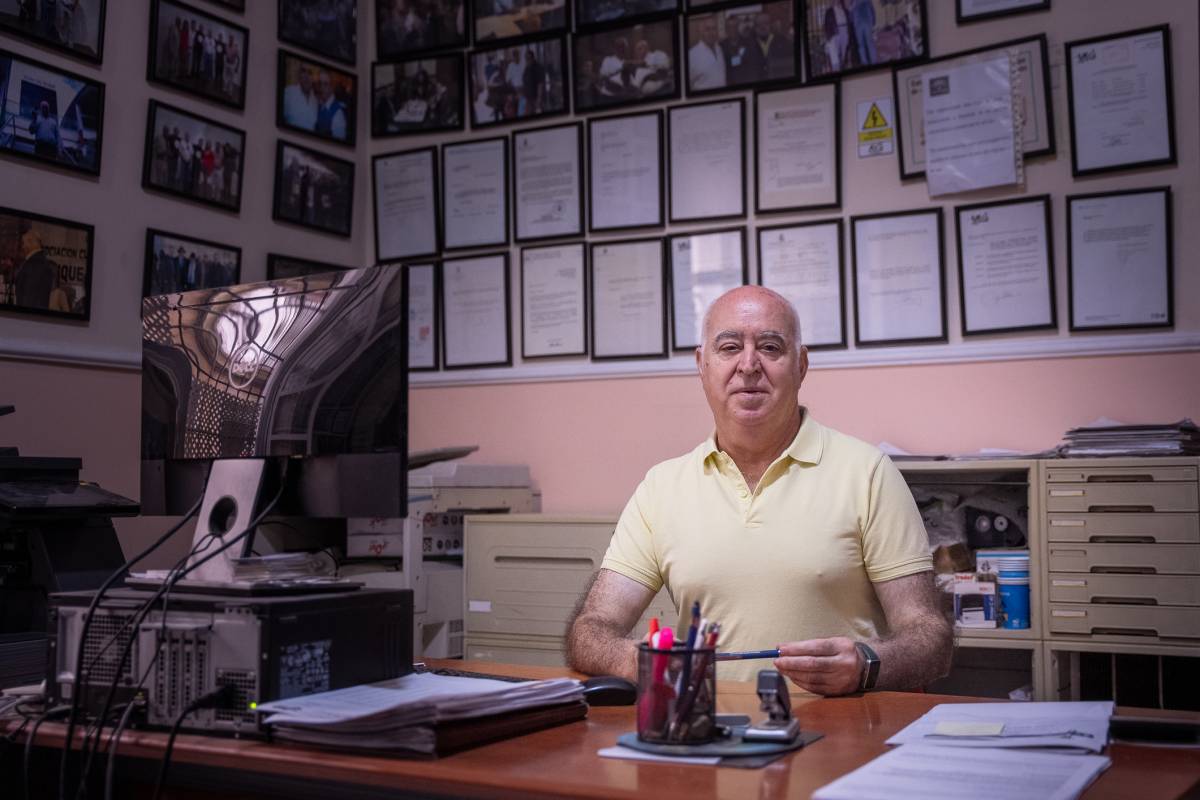 Agustín Rubiales el constructor solidario de Cádiz, desahuciado de su nave 