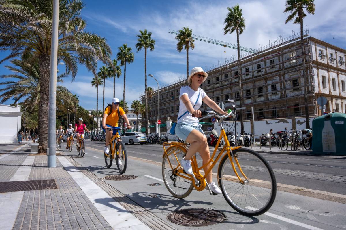Cádiz, en busca del ansiado equilibrio: la vivienda, el turismo y el futuro de la ciudad, a debate