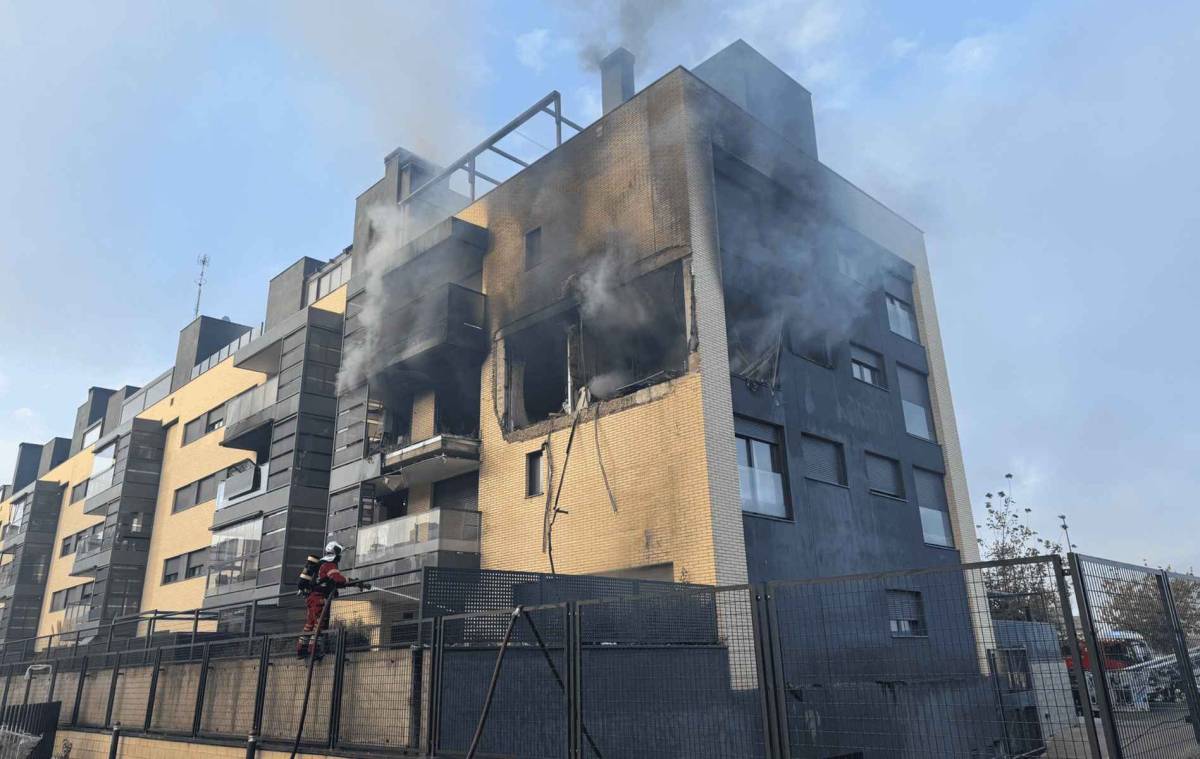 Explosión e incendio en un bloque de viviendas en Valdemoro: mueren tres perros