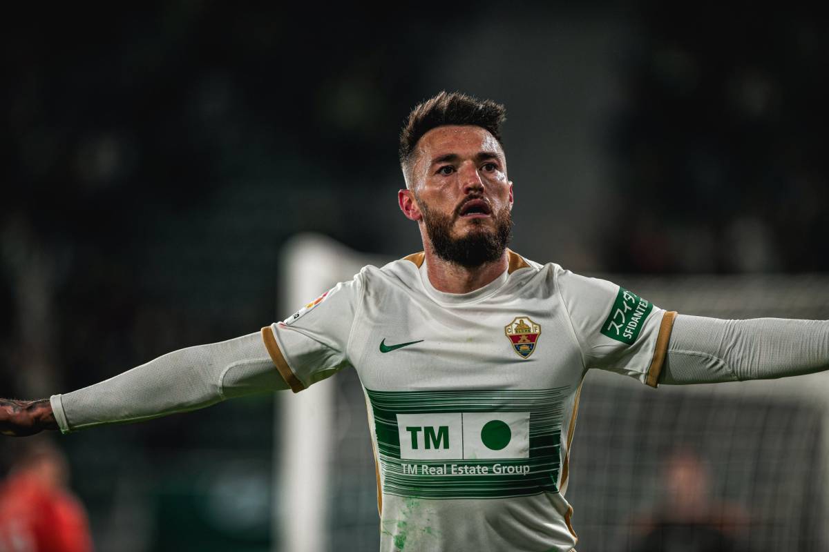 Detienen a un jugador del Elche tras una denuncia por malos tratos de su pareja