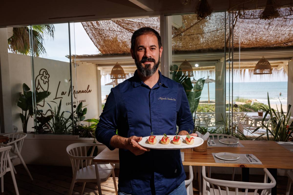 La Manuela, el 'resort' de alta cocina viajera en la playa de Las Tres Piedras que guía Alejandro Sánchez Soto: 