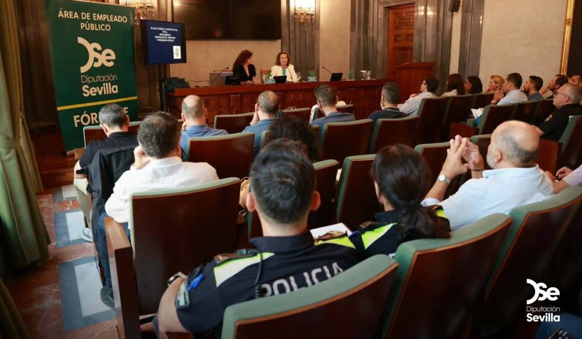 Policías presentes en el acto - Policías presentes en el acto