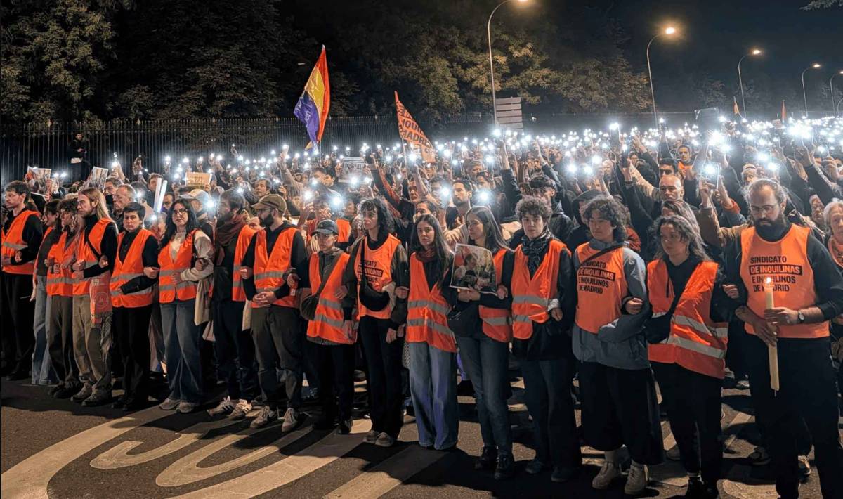 Histórica marcha desde Sol hasta la casa de Maricarmen: este jueves firmaba el contrato para regresar a su vivienda