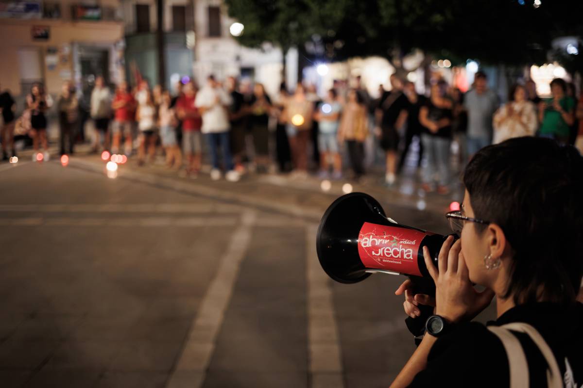 CONCENTRACION MUERTE MARICARMEN PLAZA ARENAL JEREZ - MANU GARCÍA CONCENTRACION MUERTE MARICARMEN PLAZA ARENAL JEREZ