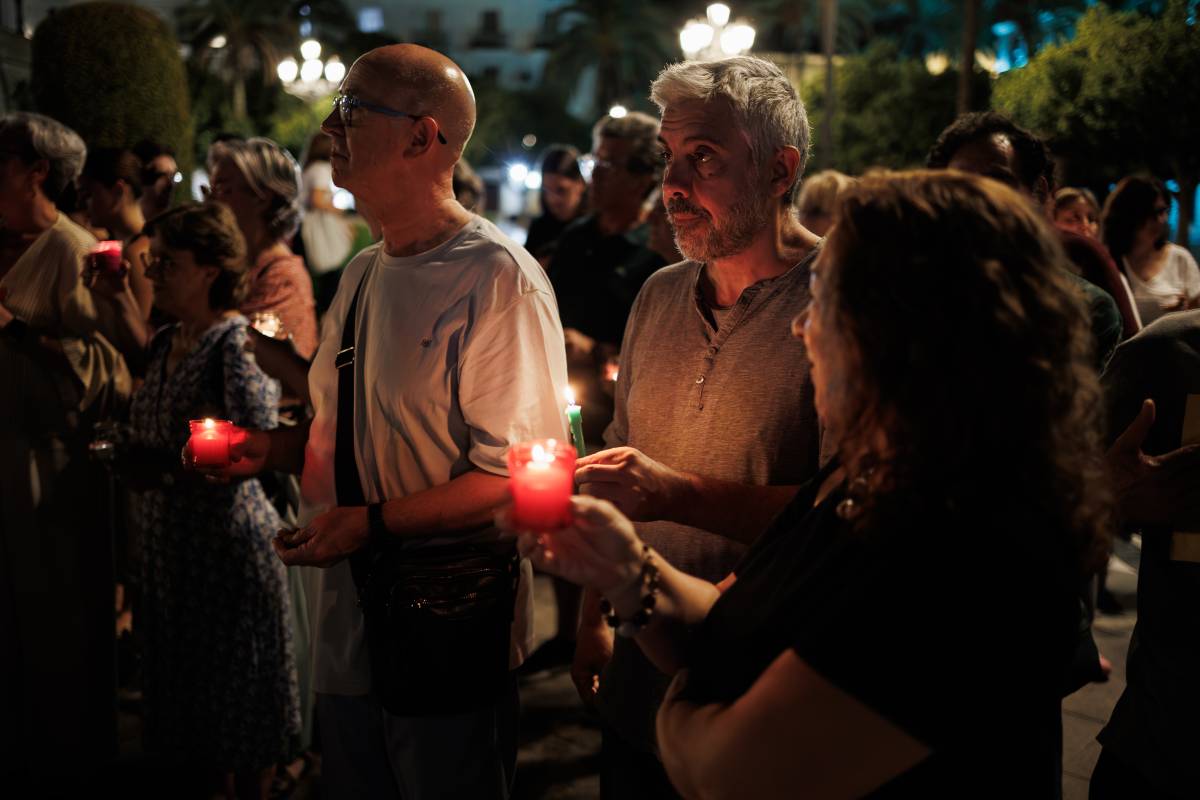 CONCENTRACION MUERTE MARICARMEN PLAZA ARENAL JEREZ - MANU GARCÍA CONCENTRACION MUERTE MARICARMEN PLAZA ARENAL JEREZ