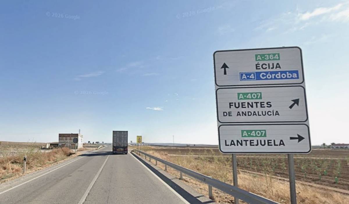 Muere un motorista tras una salida de vía en el kilómetro 20 de la A-407 en Marchena