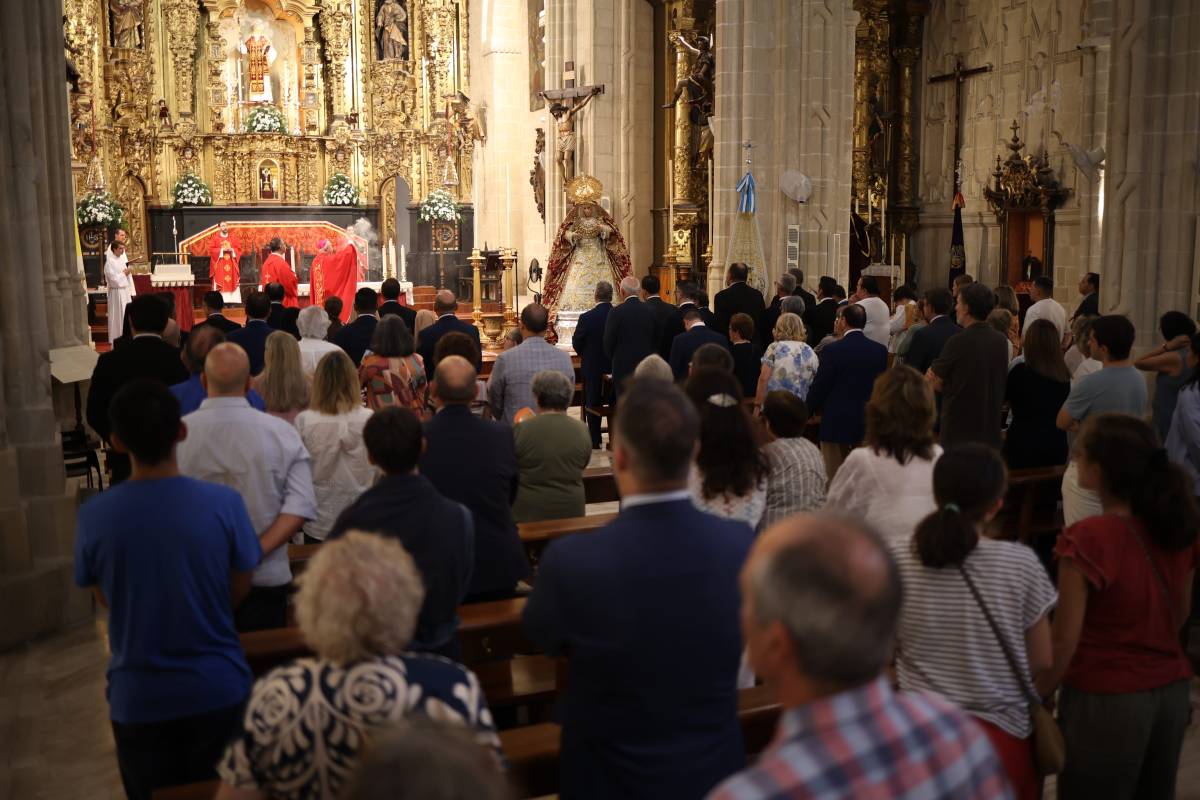 Bendecida la Virgen de la Luz, la nueva titular mariana de la Hermandad de la Resurrección de Jerez 