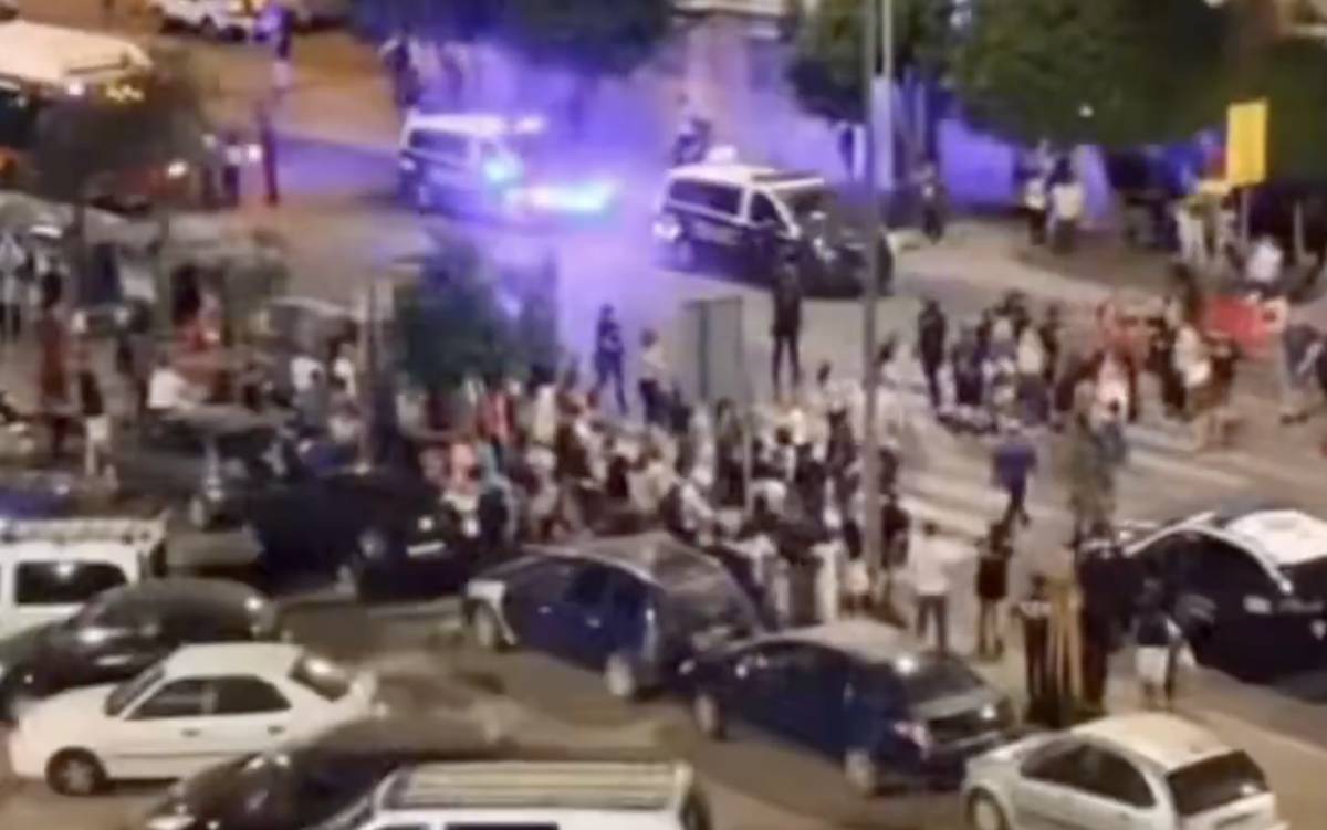 Vecinos de La Macarena en Sevilla salen a patrullar sus propias calles: el sindicato de la Policía Local denuncia un 35% de déficit de agentes