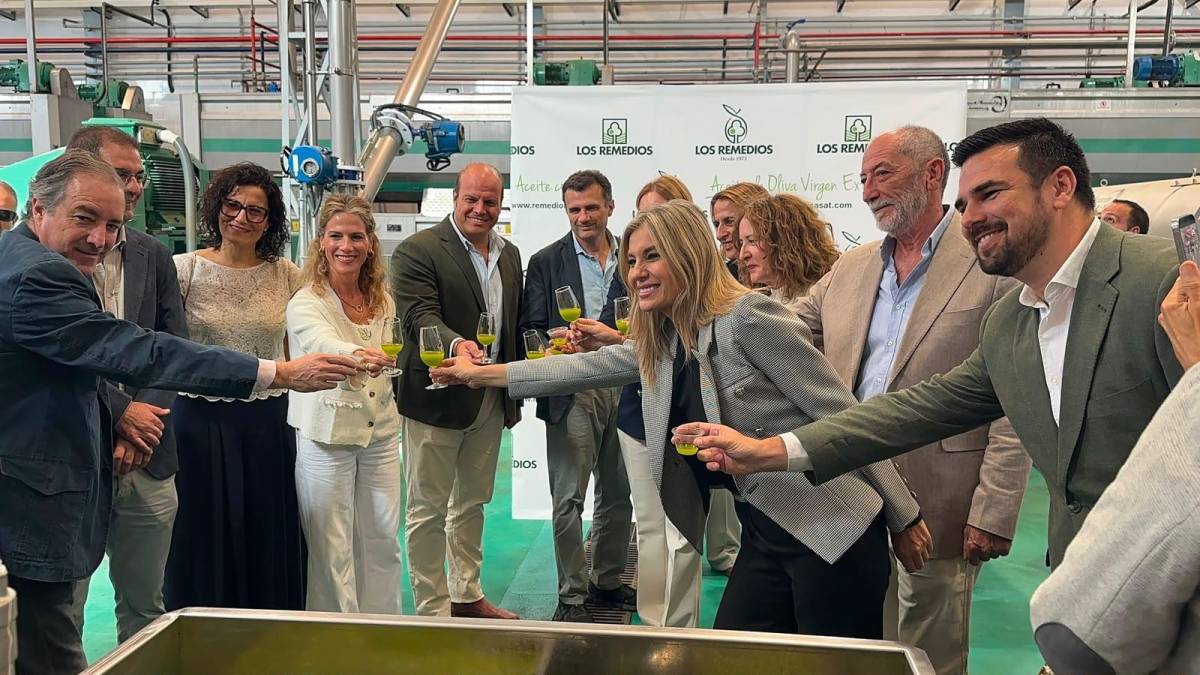 Sandra Golpe, madrina del aceite de la Sierra de Cádiz: apadrina la nueva campaña de la cooperativa Los Remedios, con más de 7.000 socios