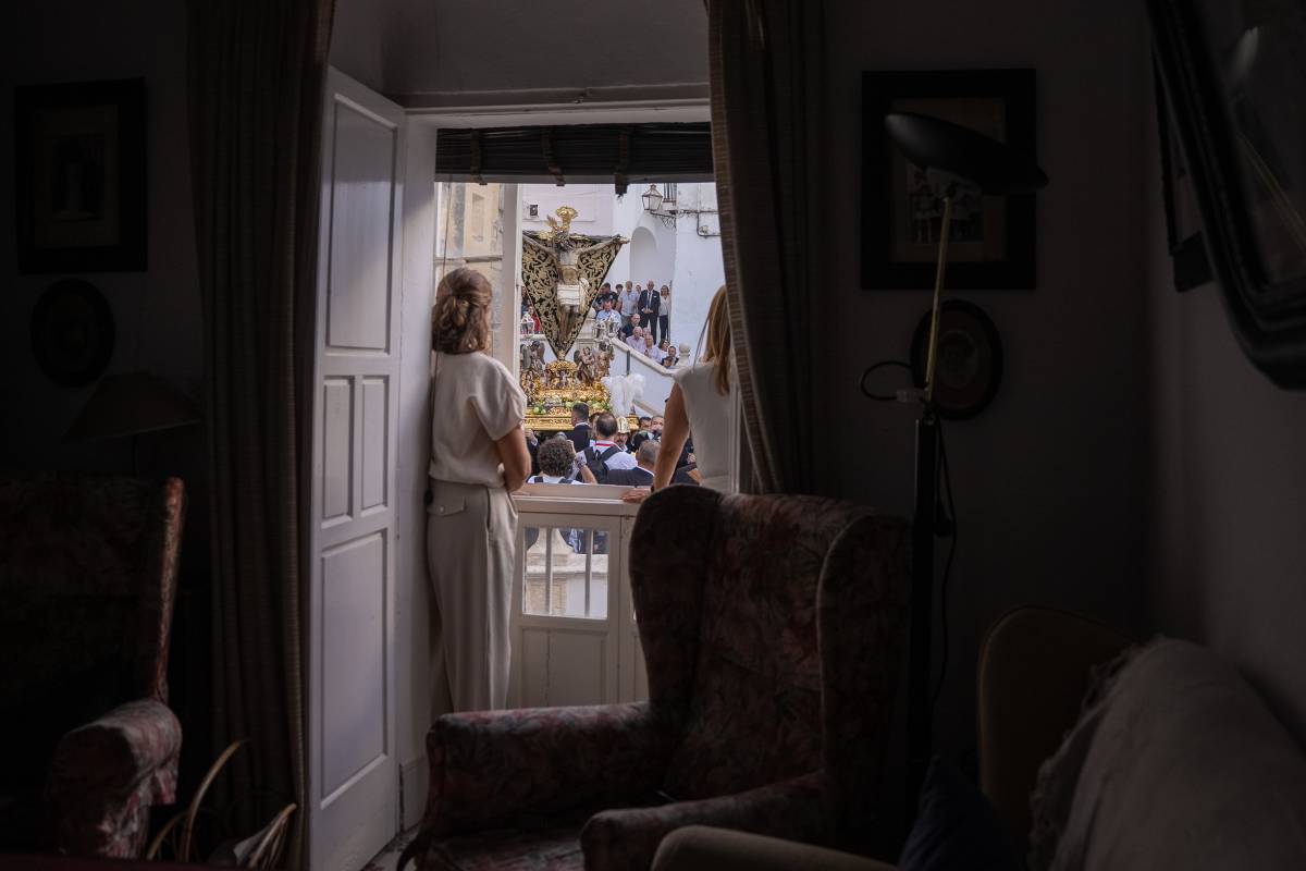 48 estampas de una Magna inolvidable en Arcos: llenazo total en la histórica procesión extraordinaria en la Sierra de Cádiz