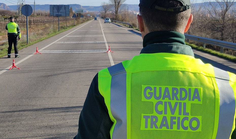 Muere una persona en un accidente en la A-92 en Osuna: vuelca el turismo y acaba en la vía de servicio