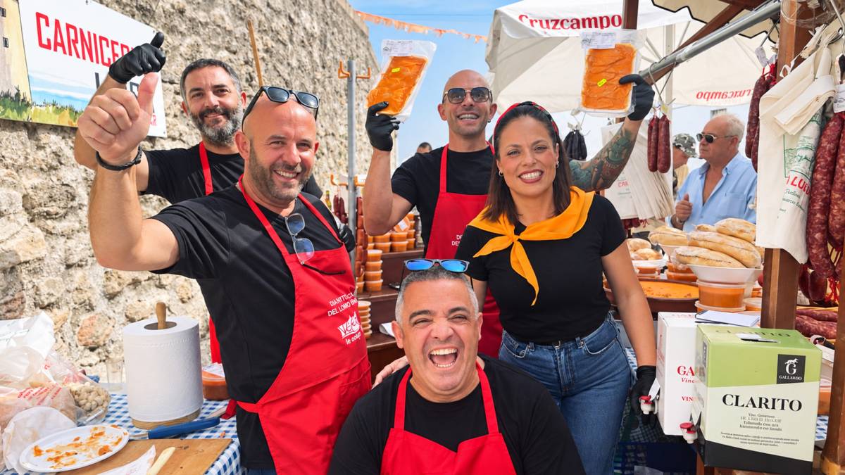 Vejer se tiñe de naranja en un esplendoroso Día Internacional del Lomo en Manteca