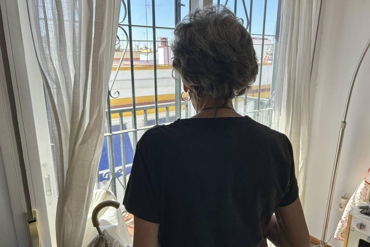 Rosario, con discapacidad y 553 euros al mes, aplaza una operación por miedo al desahucio en Sevilla: 