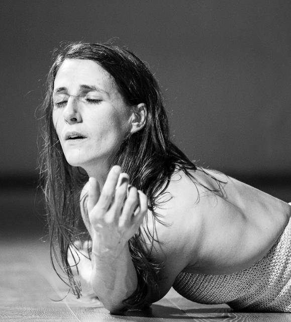 Anita Brandolini presenta 'Nanai Pulsar', un solo de teatro físico en el que el movimiento es el lenguaje