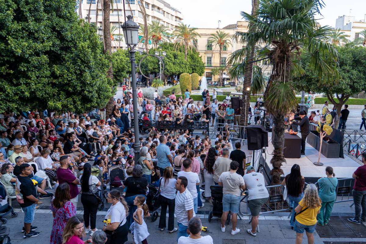 Más de 50 fotos de Titerejé 2026, exitazo total del 29 Festival Internacional de Títeres de Jerez con calles y plazas llenas de público
