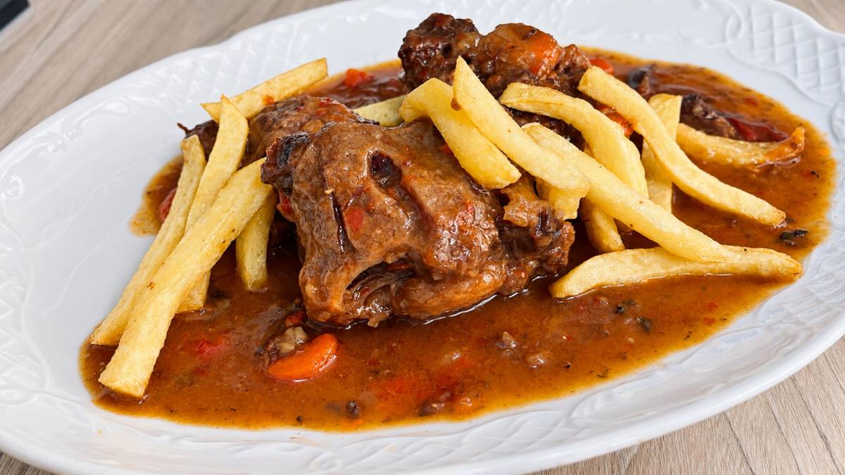 El rabo de toro es uno de sus platos más exitosos.