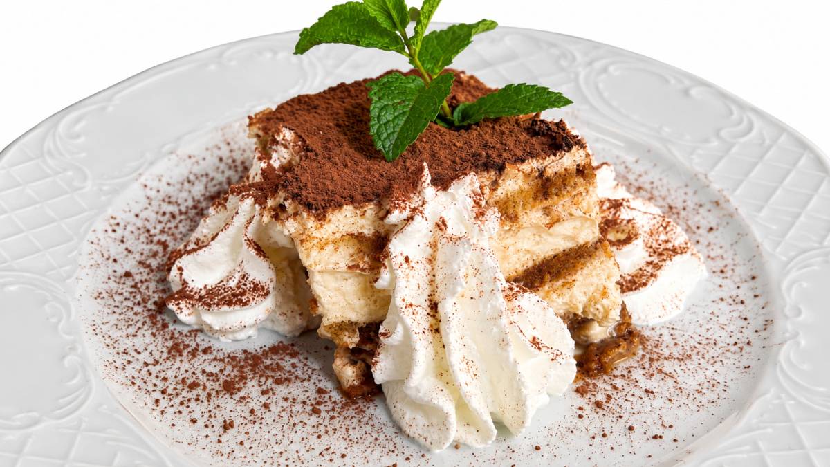 El tiramisú es uno de sus postres.