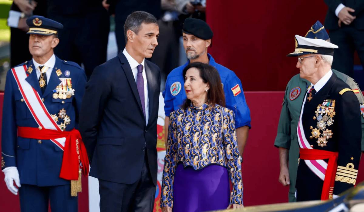 Pedro Sánchez, entre pitidos, insultos y la crisis de Ceuta de fondo: la tensión política marca el desfile del 12 de octubre