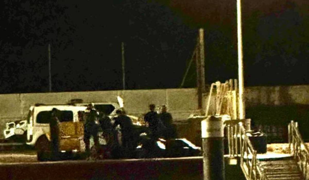 Unos narcos se meten en el puerto de Chipiona, se encuentran de frente a una patrullera de Guardia Civil y se lanzan al agua
