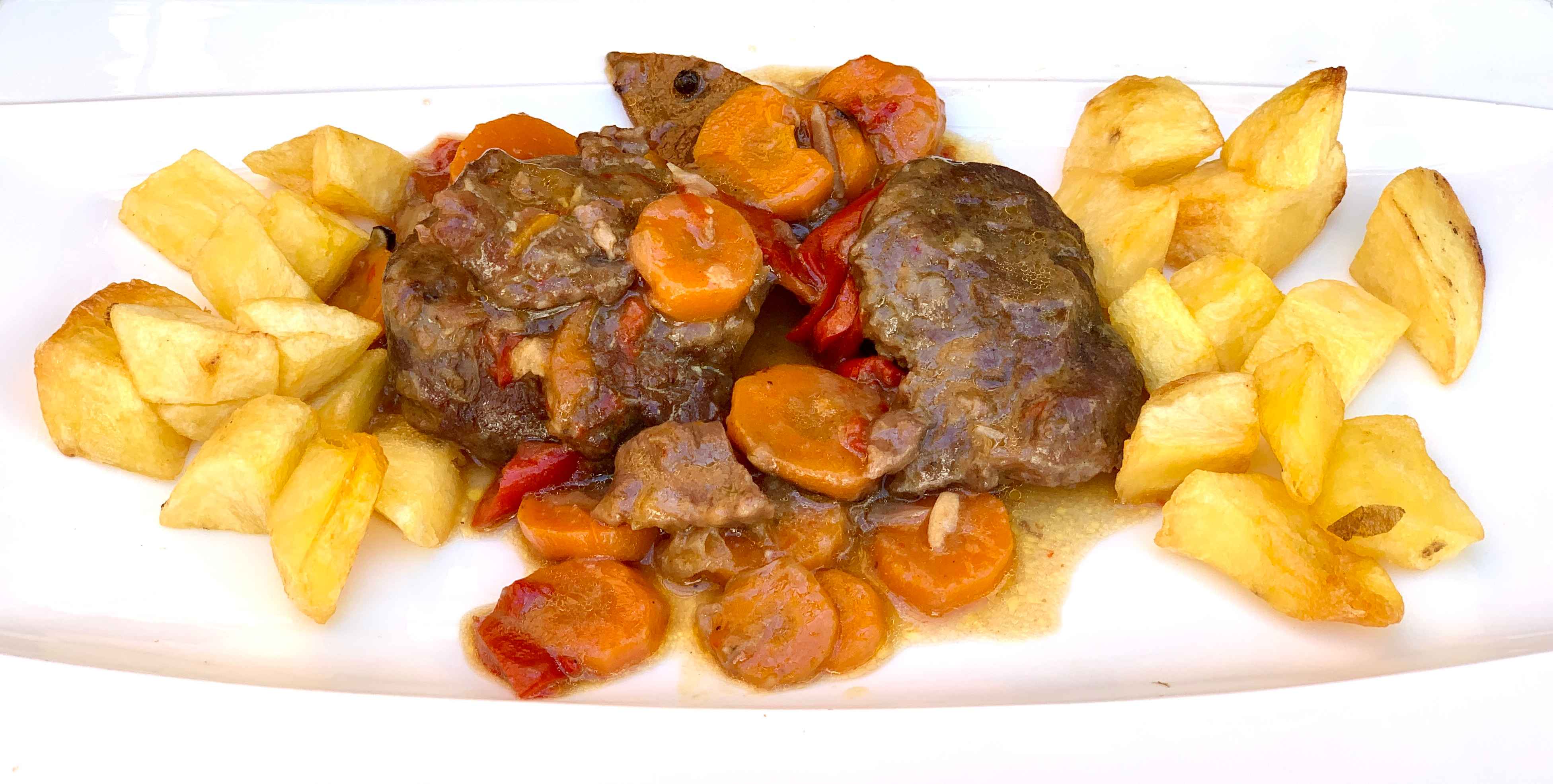 El secreto mejor guardado de Rota: la receta de carrillada que enamoró a los americanos (y que ahora puedes hacer en casa)