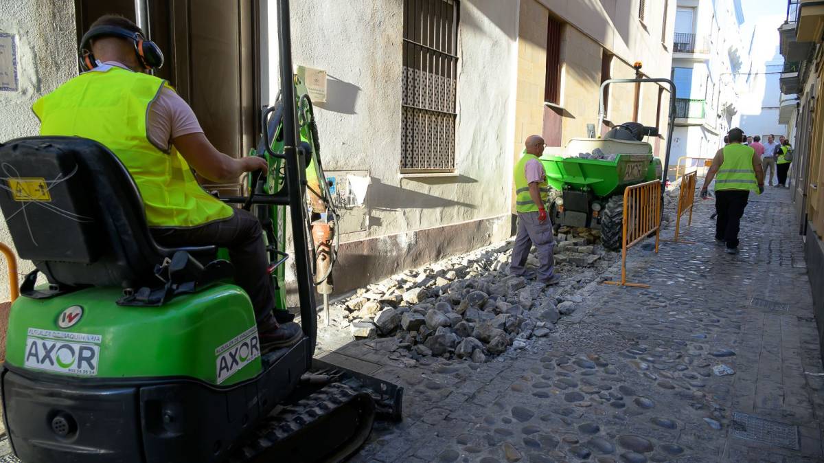 Obras en calle Mirador, este miércoles. - Obras en calle Mirador, este miércoles.