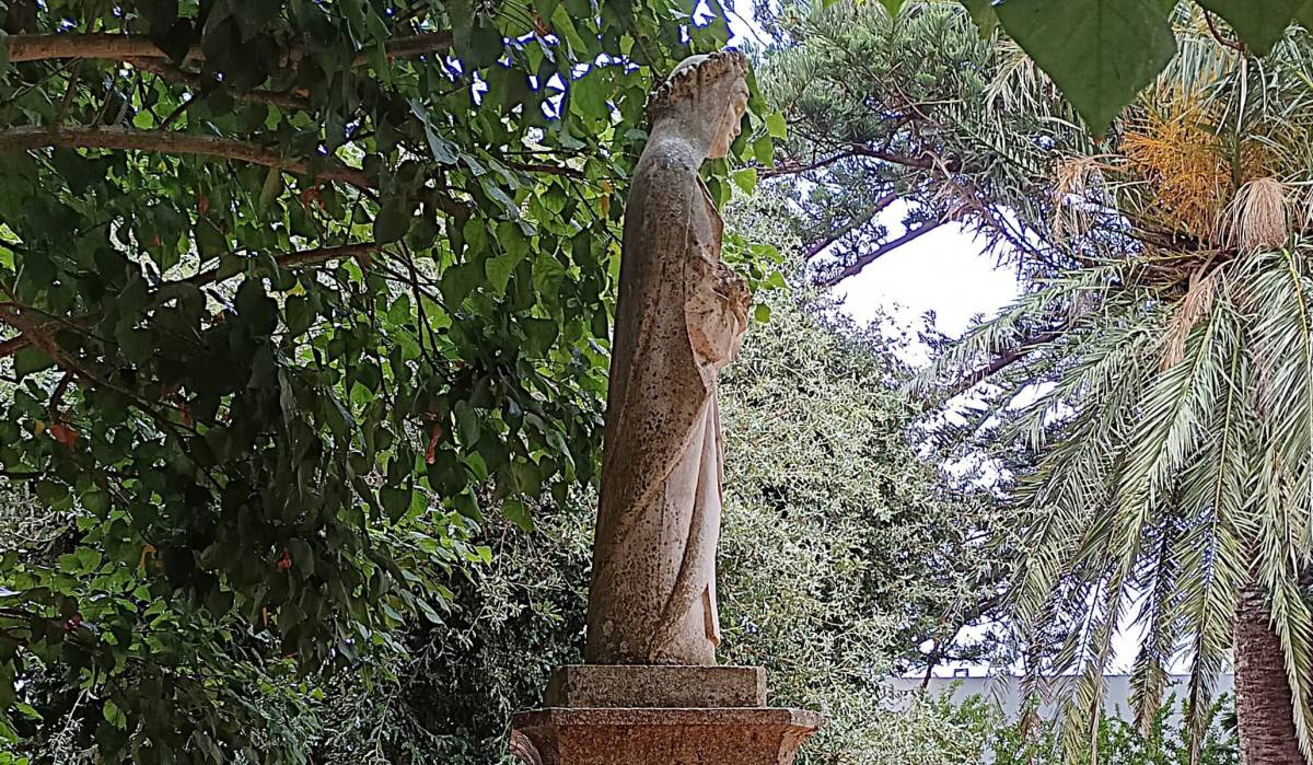 Escultura de Santa Rosa de Lima, vista lateral derecha - Escultura de Santa Rosa de Lima, vista lateral derecha