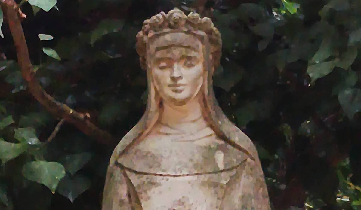 Escultura de Santa Rosa de Lima, vista frontal, detalle superior - Escultura de Santa Rosa de Lima, vista frontal, detalle superior