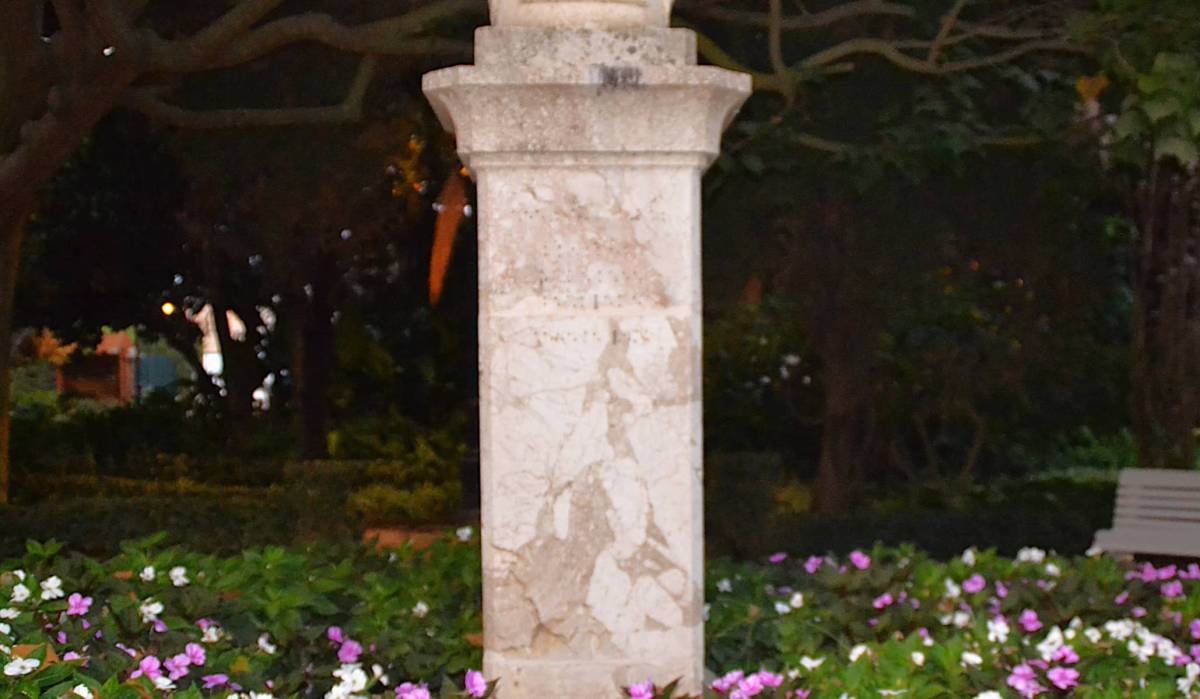 Monumento a Santa Rosa de Lima, pedestal - Monumento a Santa Rosa de Lima, pedestal