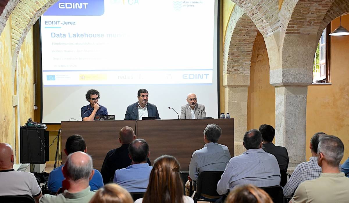 - La UCA y los técnicos de Jerez presentan su trabajo conjunto dentro del proyecto EDINT - - La UCA y los técnicos de Jerez presentan su trabajo conjunto dentro del proyecto EDINT