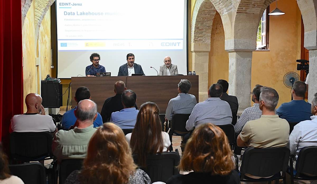 Del campus a los servicios públicos: Jerez y la UCA cruzan conocimientos para avanzar hacia una ciudad más digital