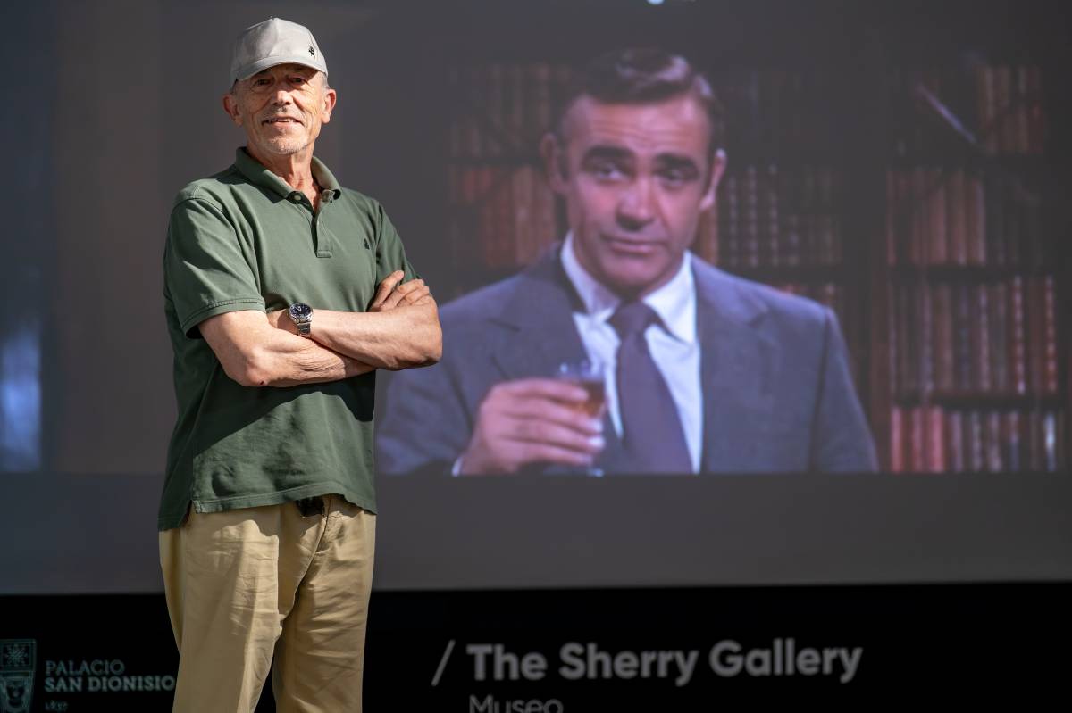 El hombre que tiene catalogadas más de 700 'sherry películas' 
