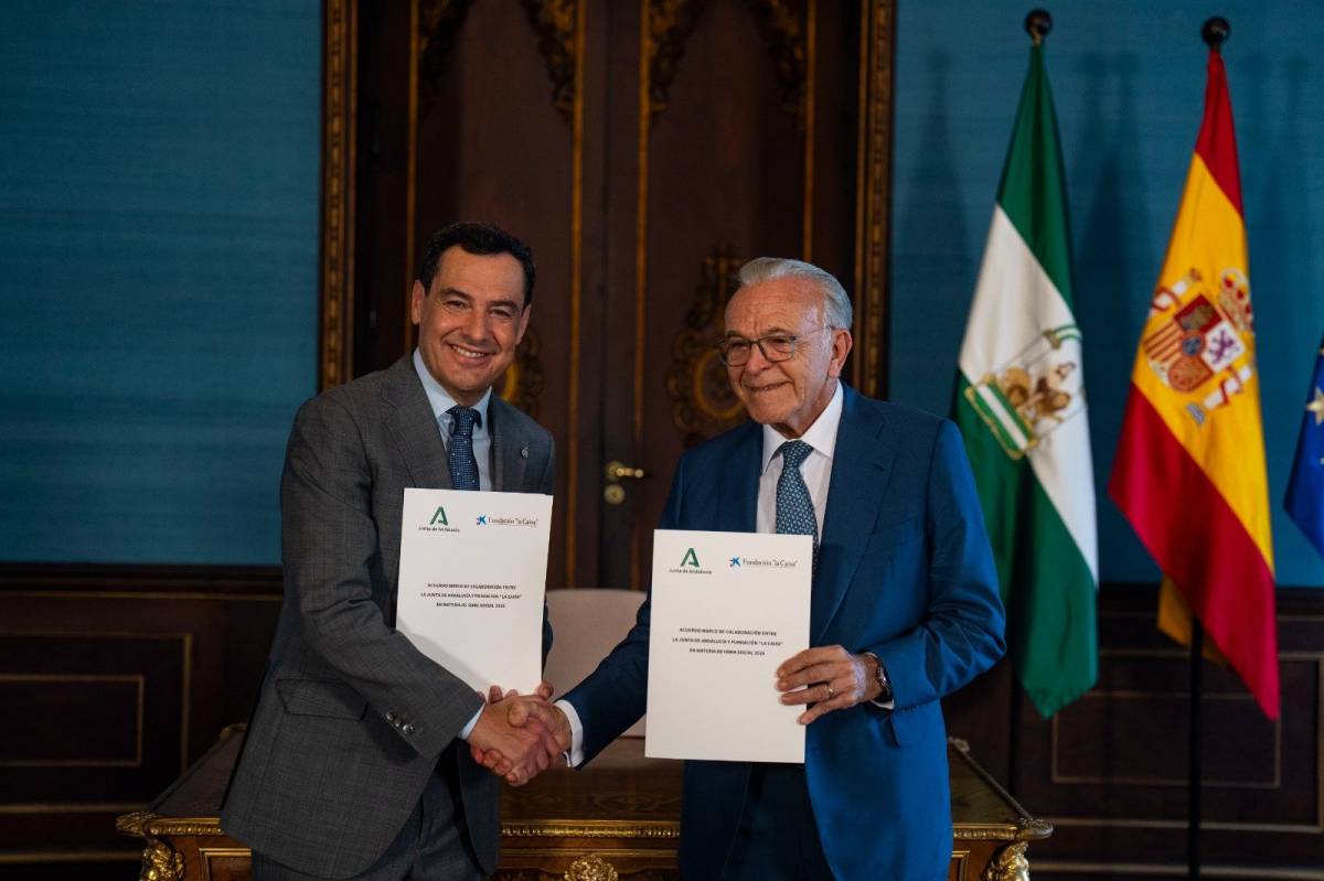 Juanma Moreno recibe al presidente de la Fundación LaCaixa, Isidro Fainé: una de las nuevas ayudas, en los colegios